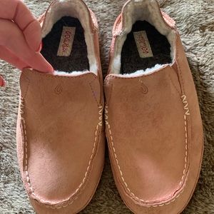Olukai slippers size 8